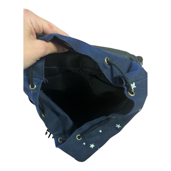🧡 5 for $25 🧡 WONDERWOMAN backpack - Picture 6 of 6